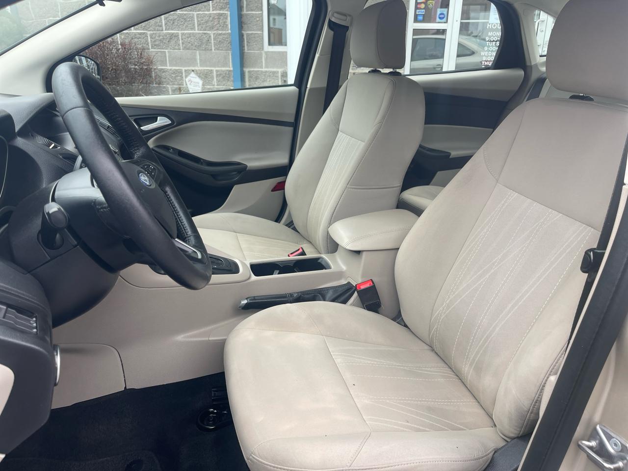 Ford Focus SE Sedan 2017