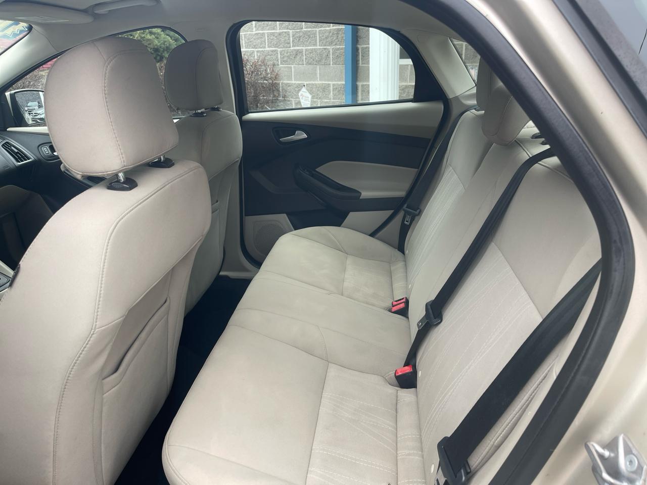 Ford Focus SE Sedan 2017