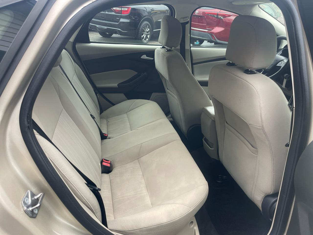 Ford Focus SE Sedan 2017