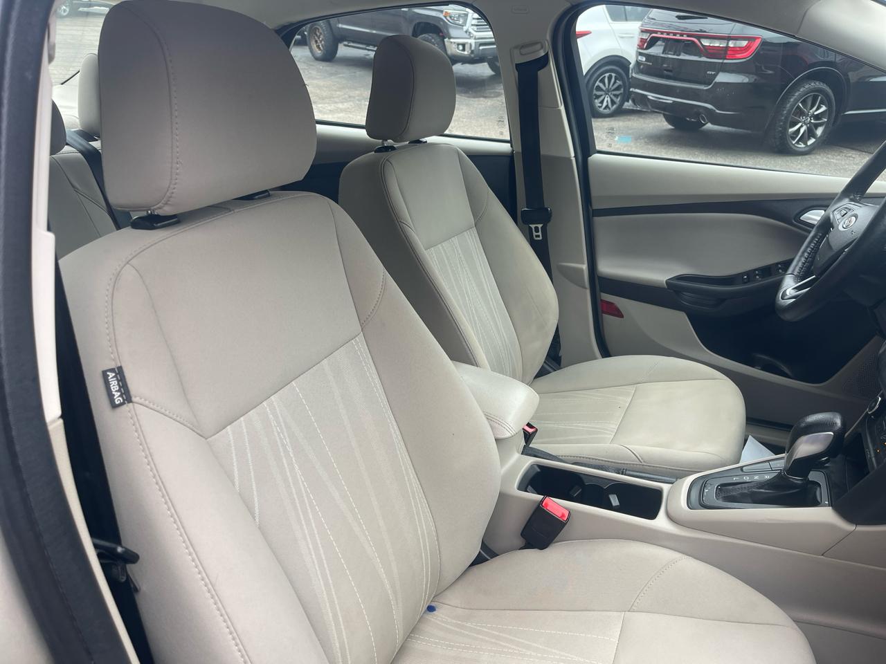 Ford Focus SE Sedan 2017