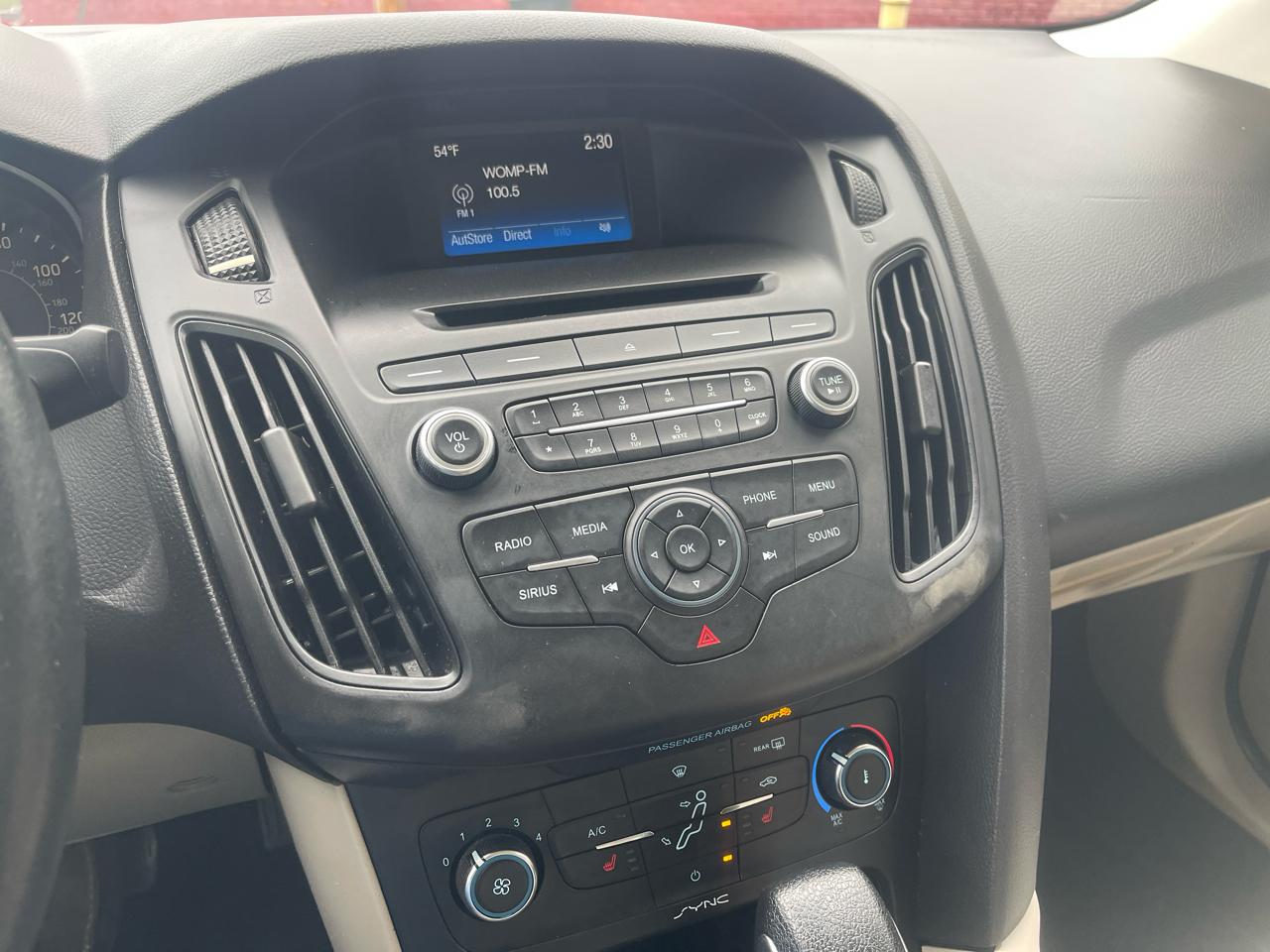 Ford Focus SE Sedan 2017