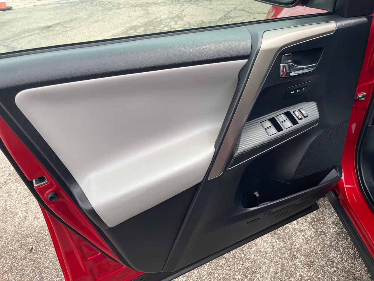 Toyota RAV4 AWD 4dr Limited (Natl) 2015