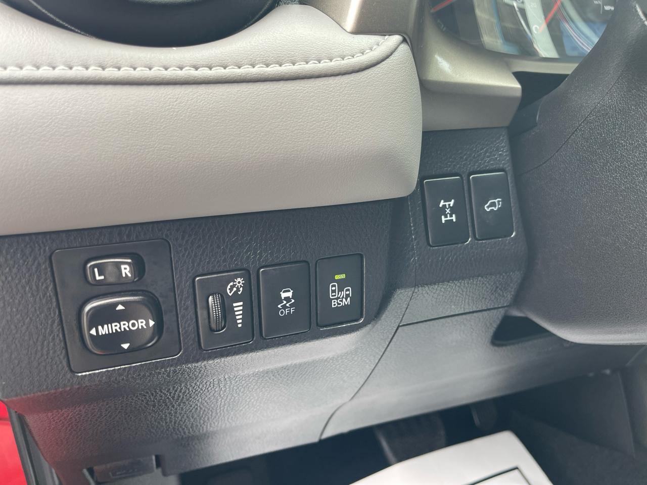 Toyota RAV4 AWD 4dr Limited (Natl) 2015