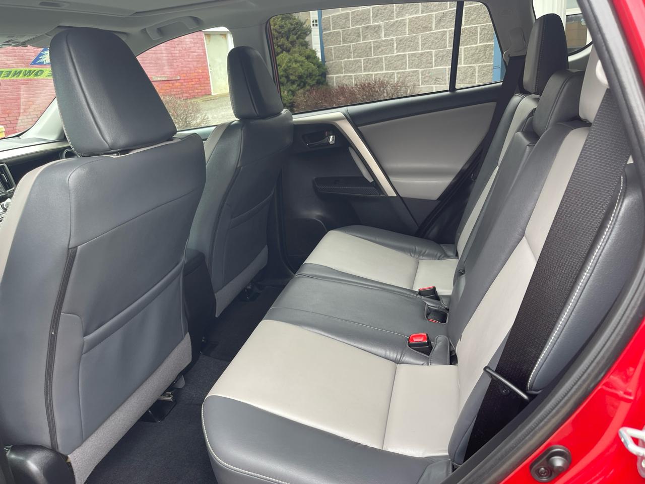 Toyota RAV4 AWD 4dr Limited (Natl) 2015