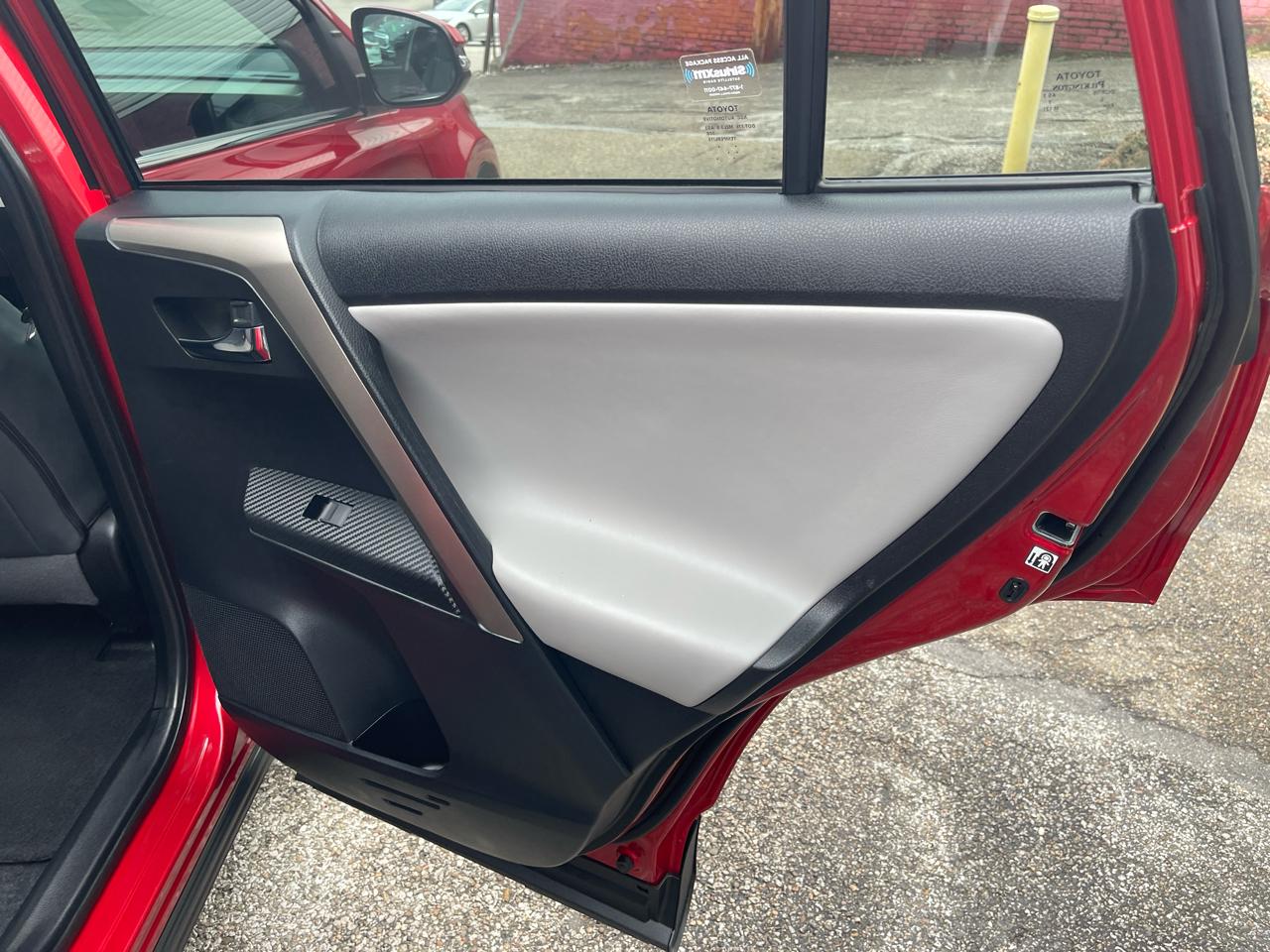 Toyota RAV4 AWD 4dr Limited (Natl) 2015