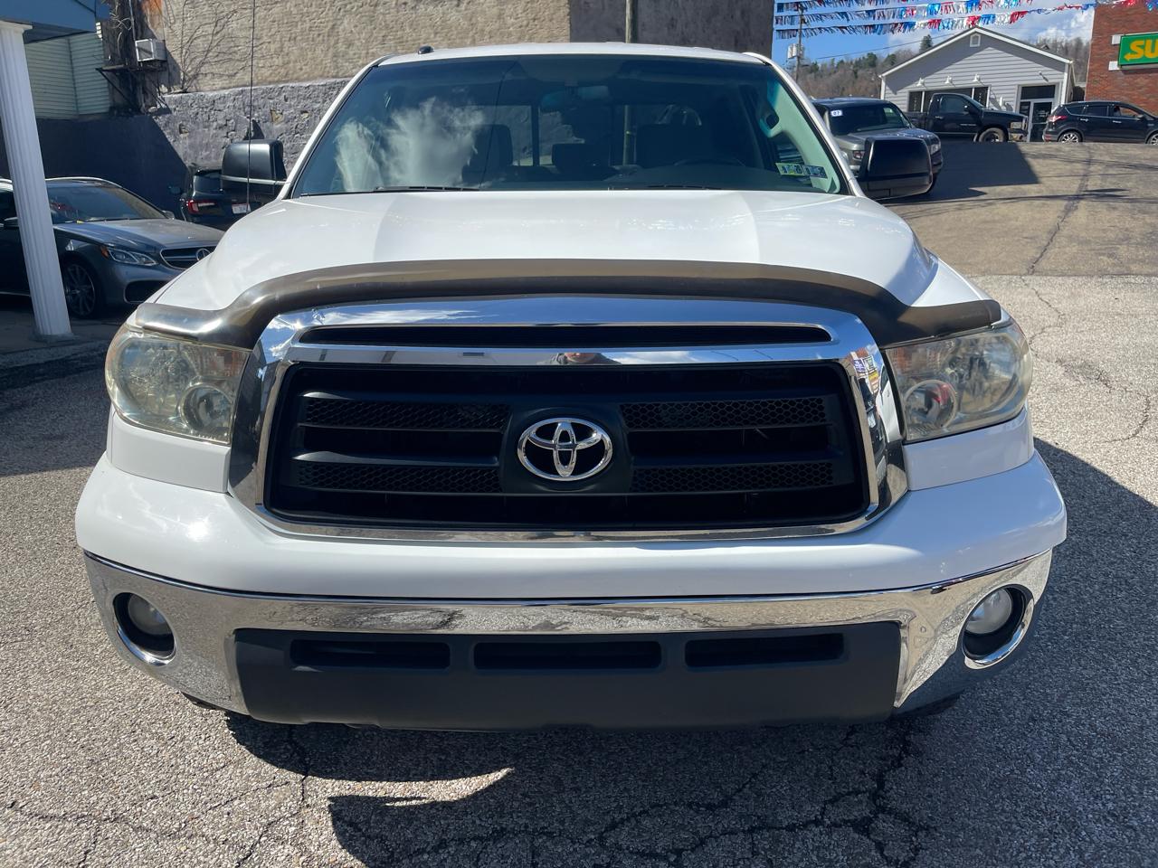 Toyota Tundra 4WD Truck Dbl 5.7L V8 6-Spd AT (Natl) 2010