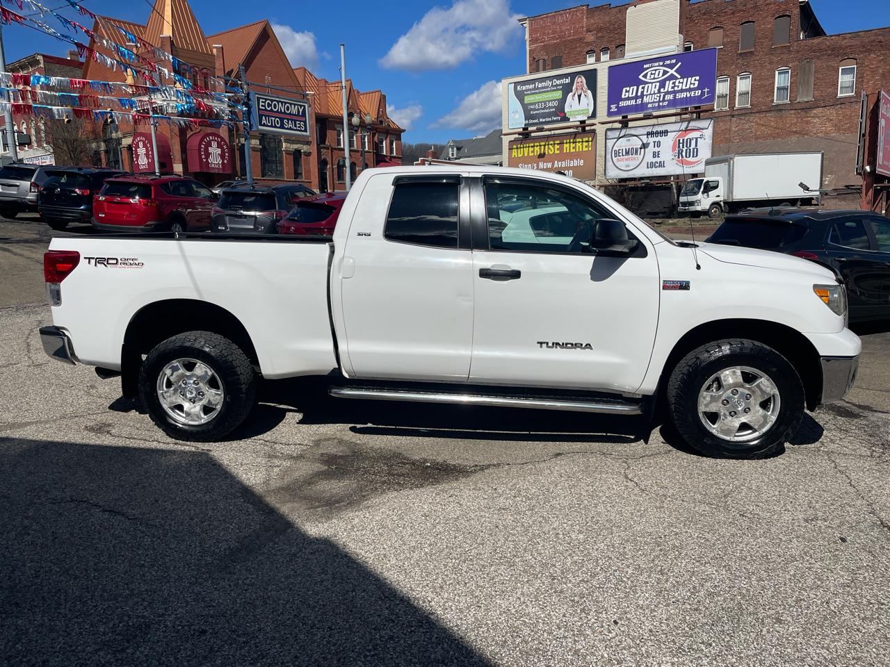Toyota Tundra 4WD Truck Dbl 5.7L V8 6-Spd AT (Natl) 2010