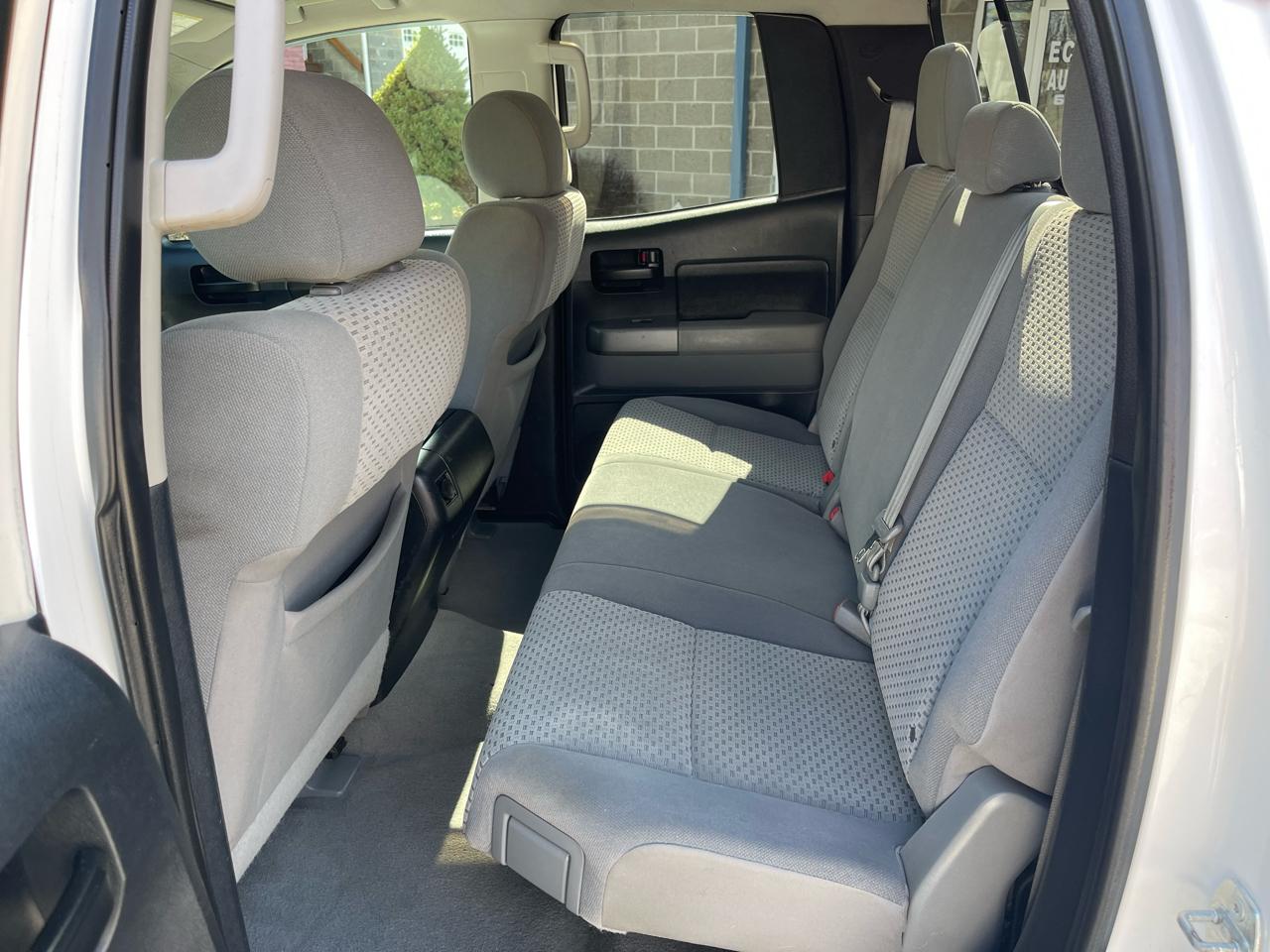 Toyota Tundra 4WD Truck Dbl 5.7L V8 6-Spd AT (Natl) 2010