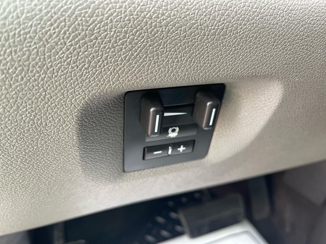 Chevrolet Silverado 3500HD 4WD Crew Cab 153.7" SRW Work Truck 2013