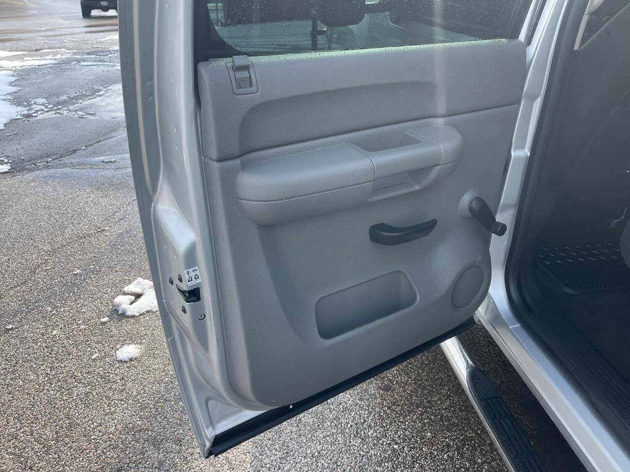 Chevrolet Silverado 3500HD 4WD Crew Cab 153.7" SRW Work Truck 2013