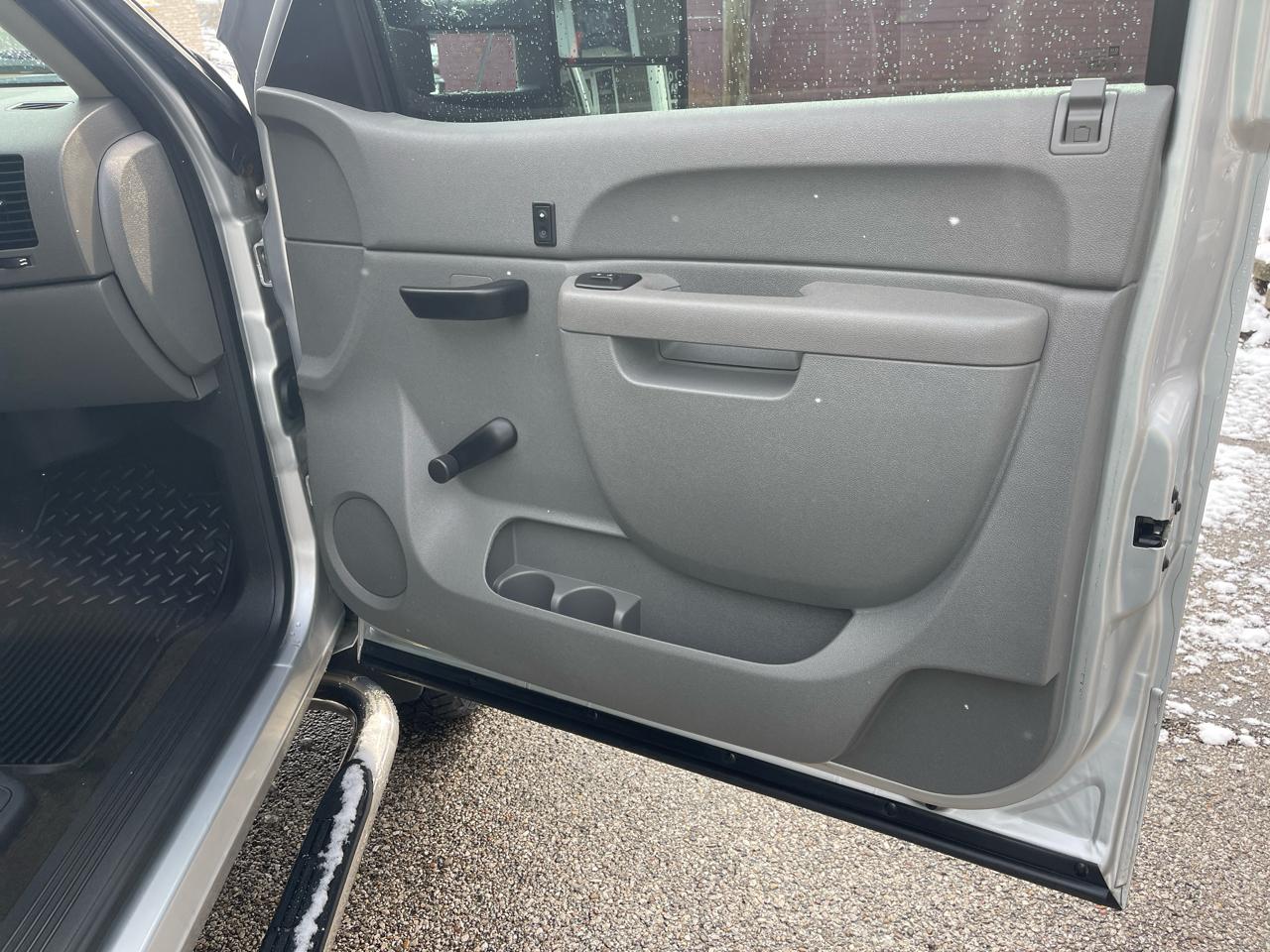 Chevrolet Silverado 3500HD 4WD Crew Cab 153.7" SRW Work Truck 2013