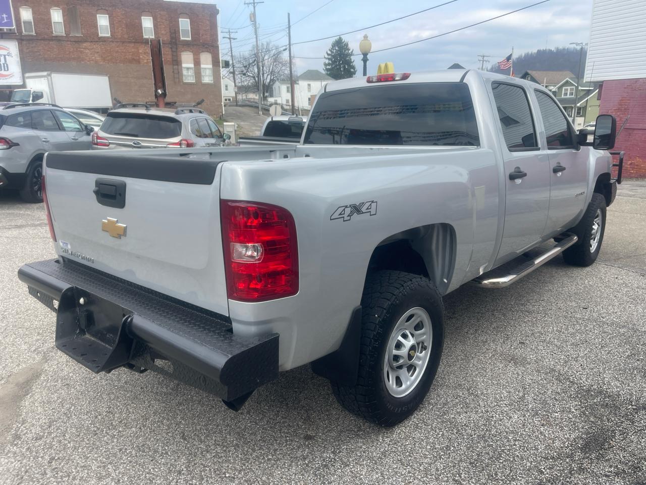 Chevrolet Silverado 3500HD 4WD Crew Cab 153.7" SRW Work Truck 2013