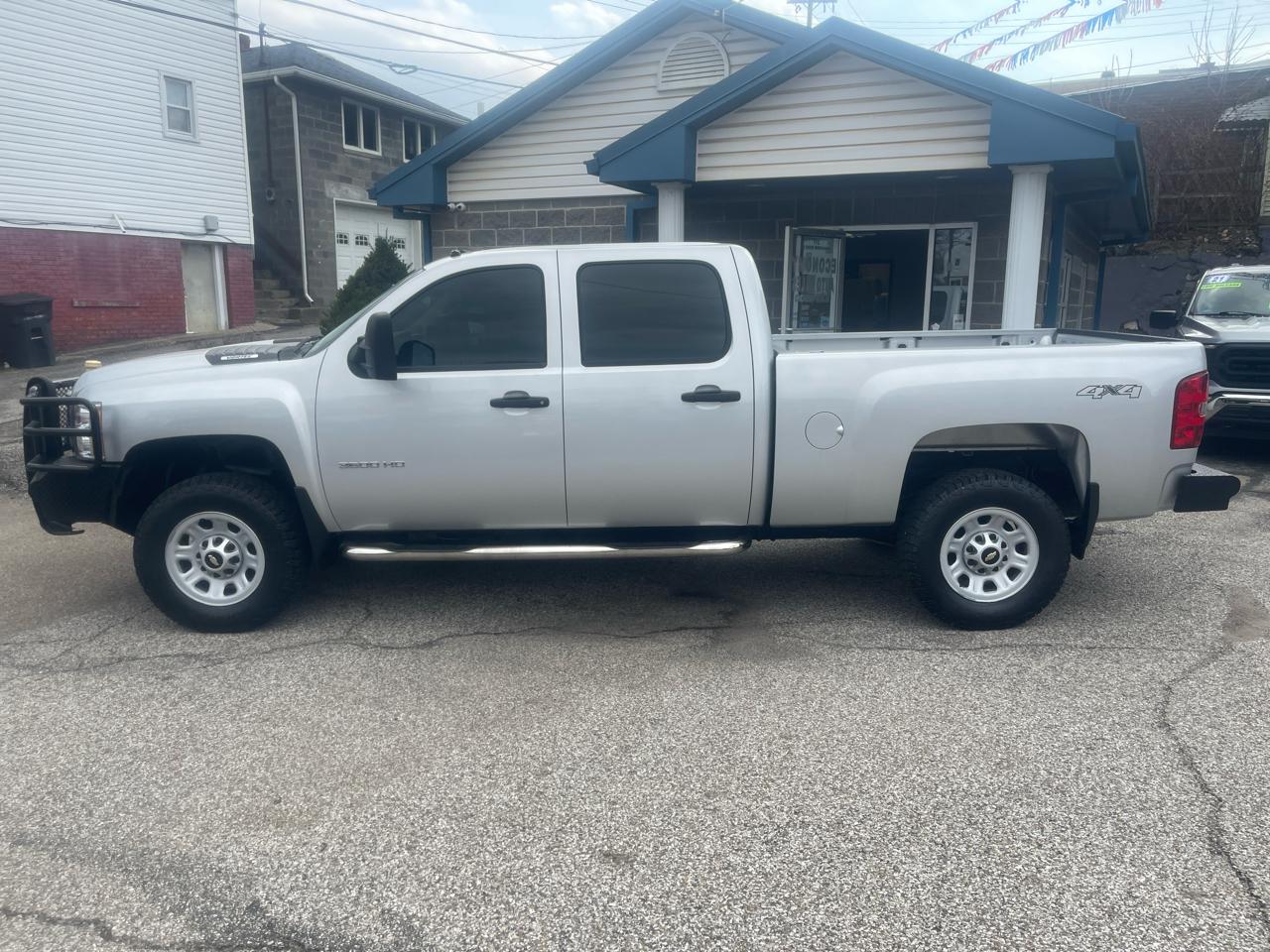 Chevrolet Silverado 3500HD 4WD Crew Cab 153.7" SRW Work Truck 2013