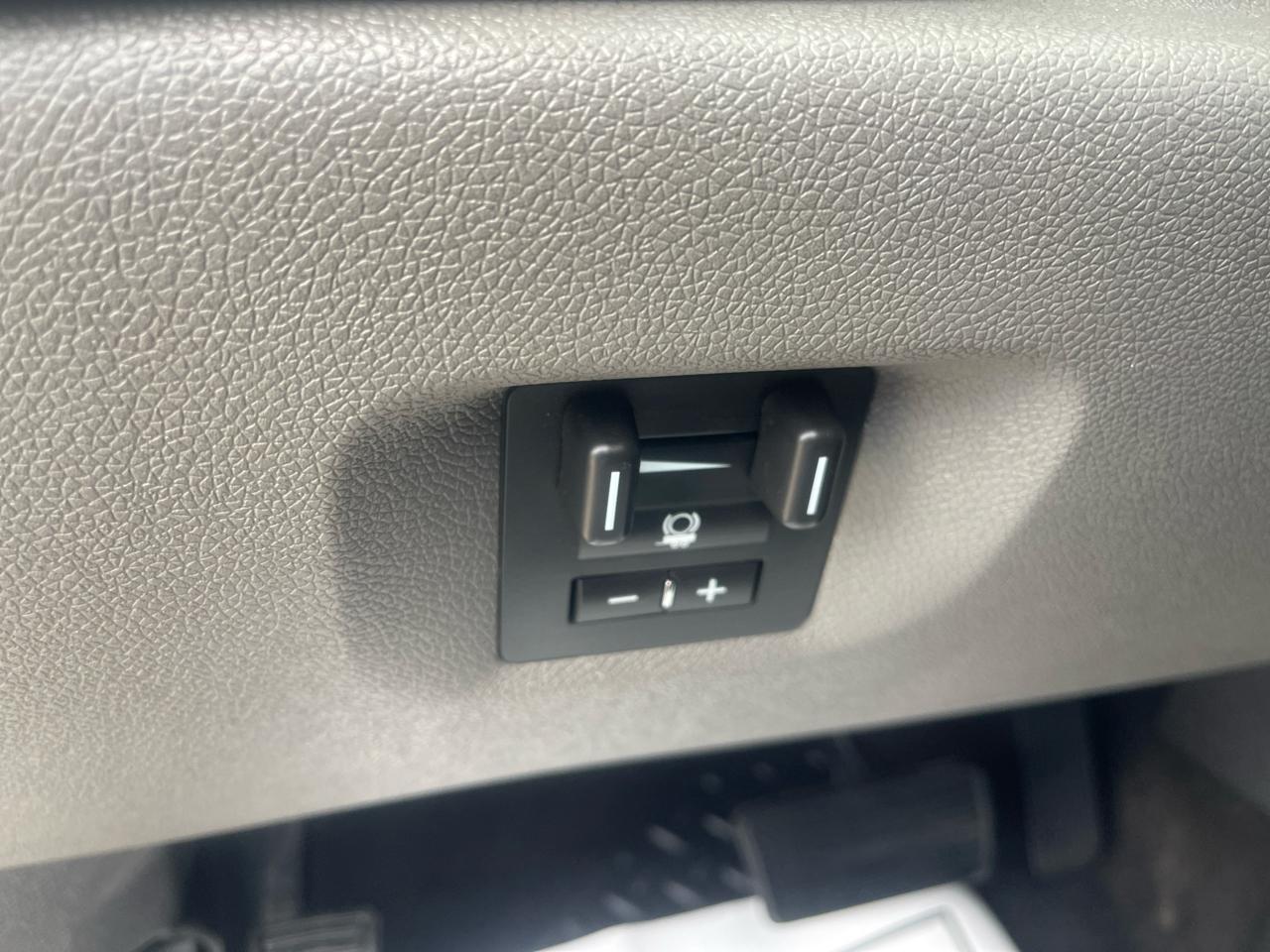 Chevrolet Silverado 3500HD 4WD Crew Cab 153.7" SRW Work Truck 2013