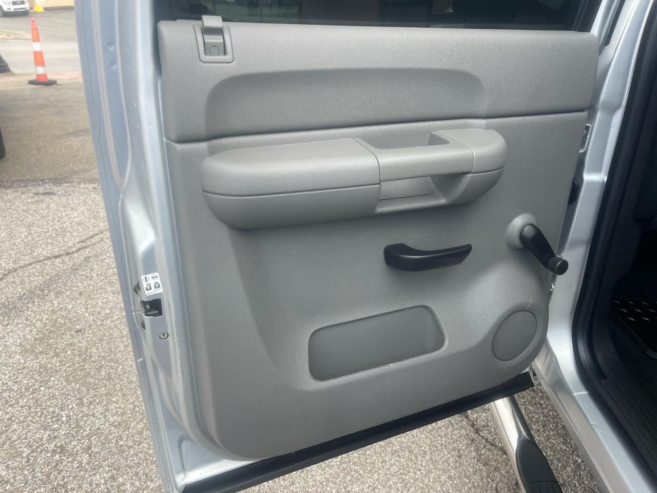 Chevrolet Silverado 3500HD 4WD Crew Cab 153.7" SRW Work Truck 2013