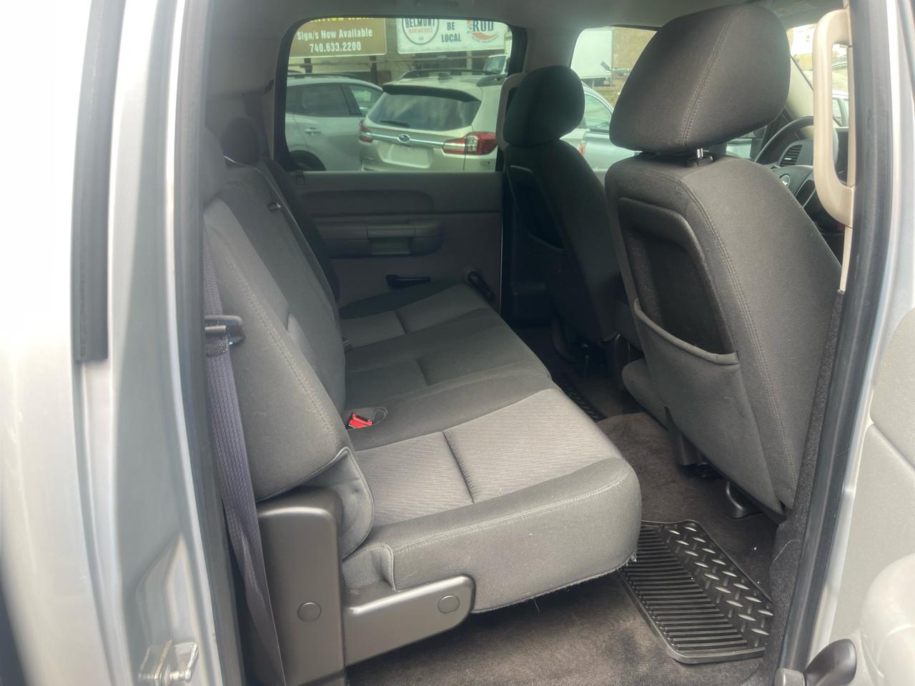 Chevrolet Silverado 3500HD 4WD Crew Cab 153.7" SRW Work Truck 2013