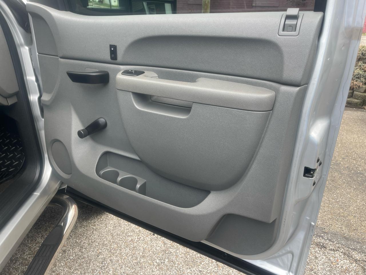 Chevrolet Silverado 3500HD 4WD Crew Cab 153.7" SRW Work Truck 2013