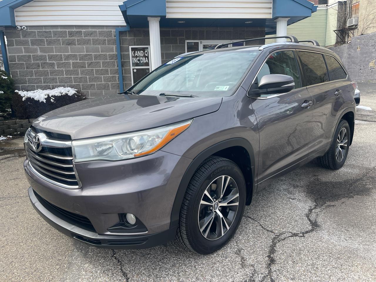 Toyota Highlander AWD 4dr V6 XLE (Natl) 2016