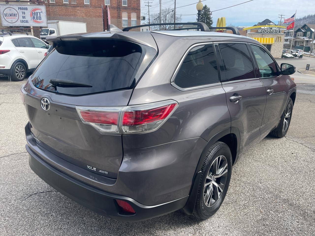 Toyota Highlander AWD 4dr V6 XLE (Natl) 2016