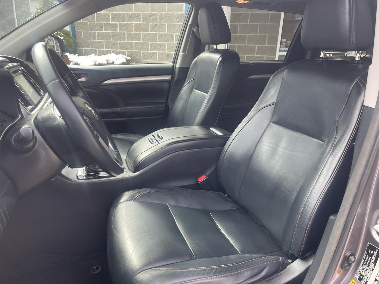 Toyota Highlander AWD 4dr V6 XLE (Natl) 2016