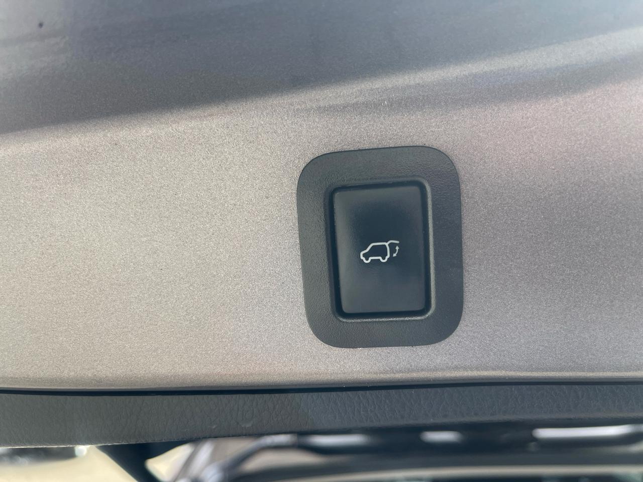 Toyota Highlander AWD 4dr V6 XLE (Natl) 2016