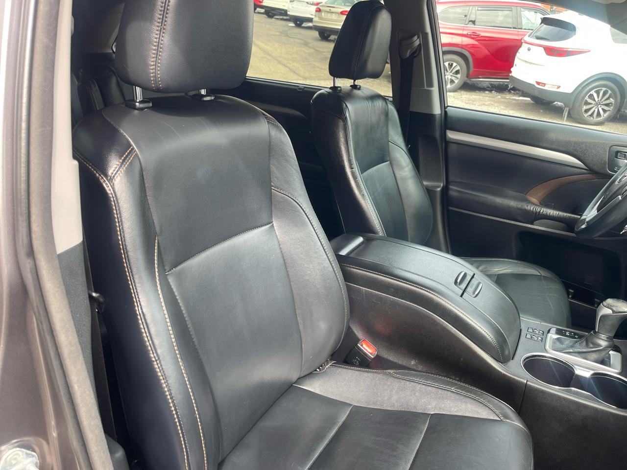 Toyota Highlander AWD 4dr V6 XLE (Natl) 2016