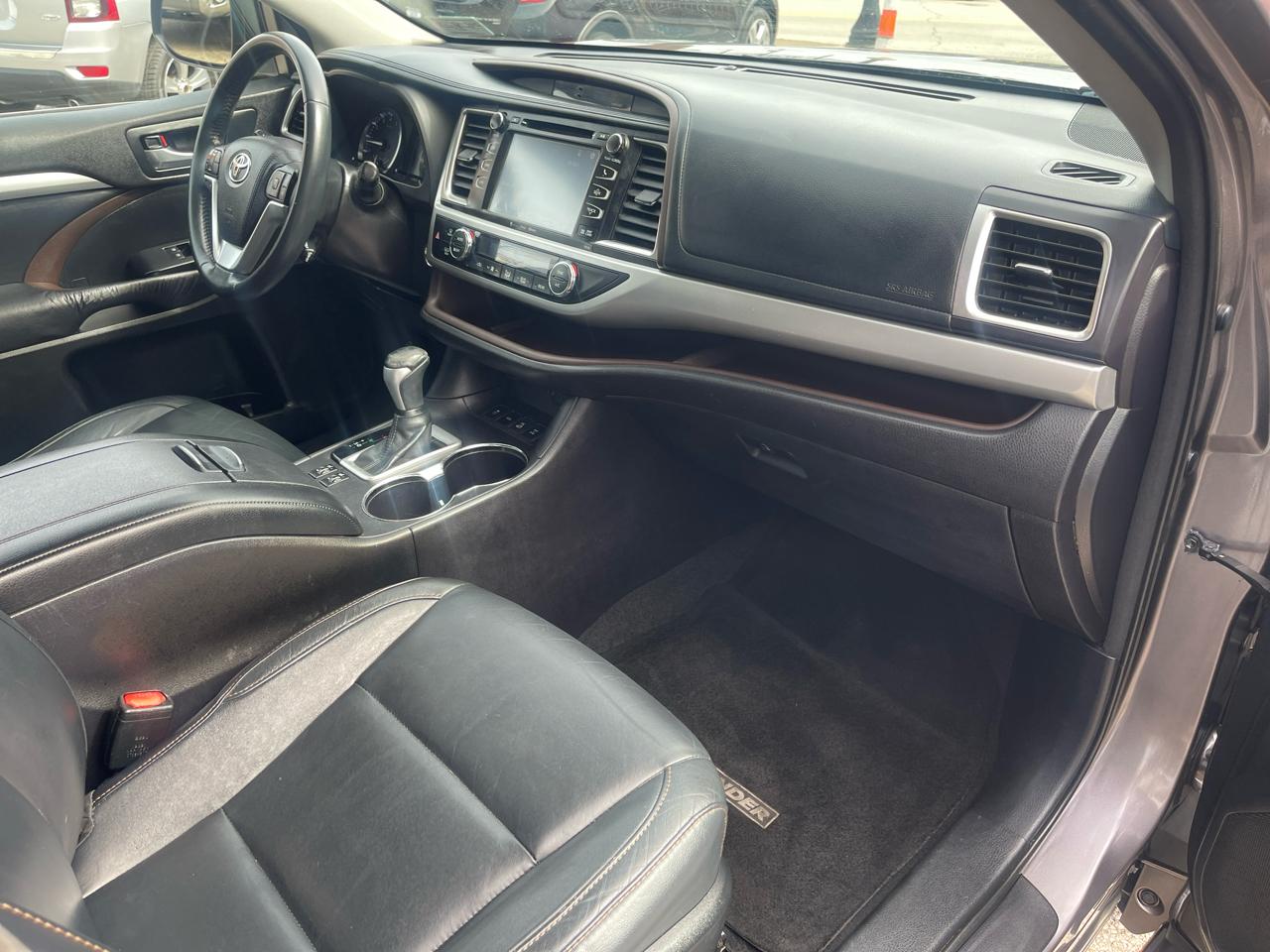 Toyota Highlander AWD 4dr V6 XLE (Natl) 2016