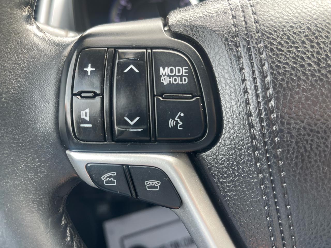 Toyota Highlander AWD 4dr V6 XLE (Natl) 2016