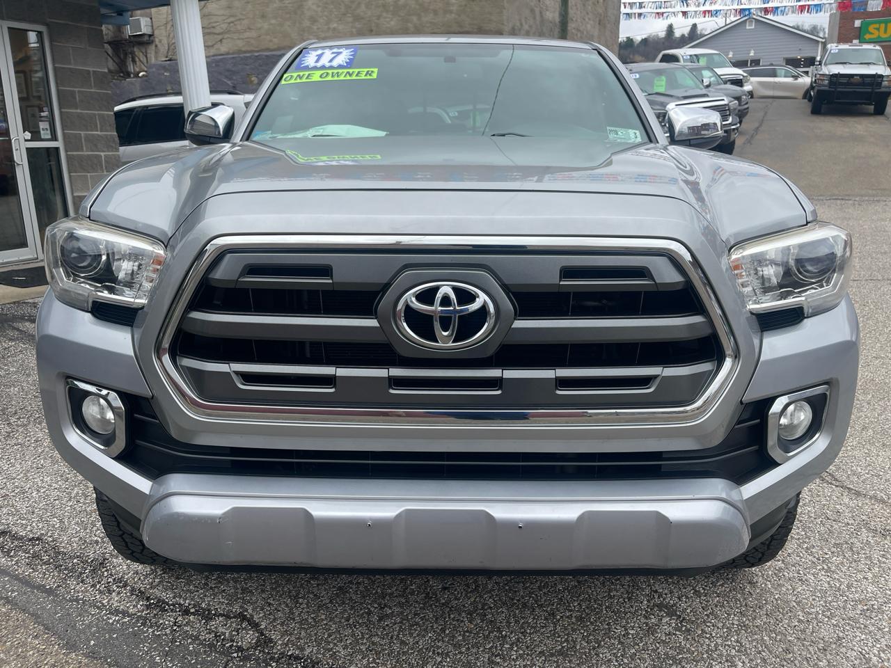 Toyota Tacoma Limited Double Cab 5' Bed V6 4x4 AT (Natl) 2017
