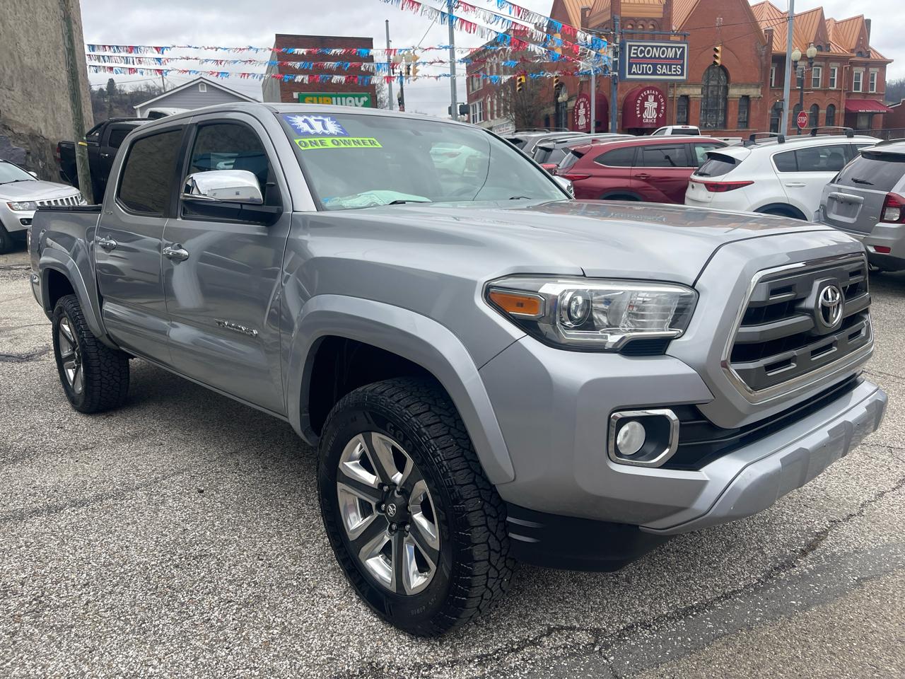Toyota Tacoma Limited Double Cab 5' Bed V6 4x4 AT (Natl) 2017
