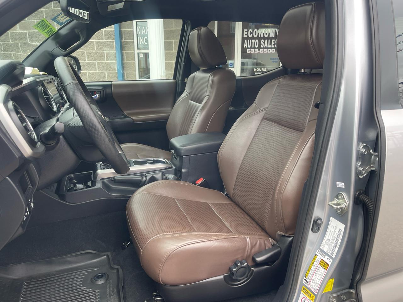 Toyota Tacoma Limited Double Cab 5' Bed V6 4x4 AT (Natl) 2017