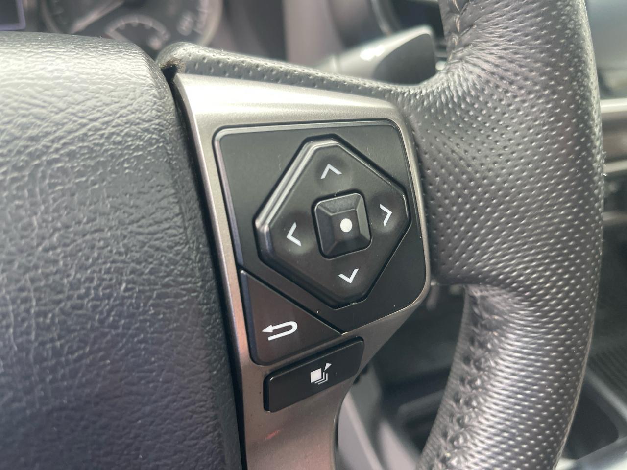 Toyota Tacoma Limited Double Cab 5' Bed V6 4x4 AT (Natl) 2017