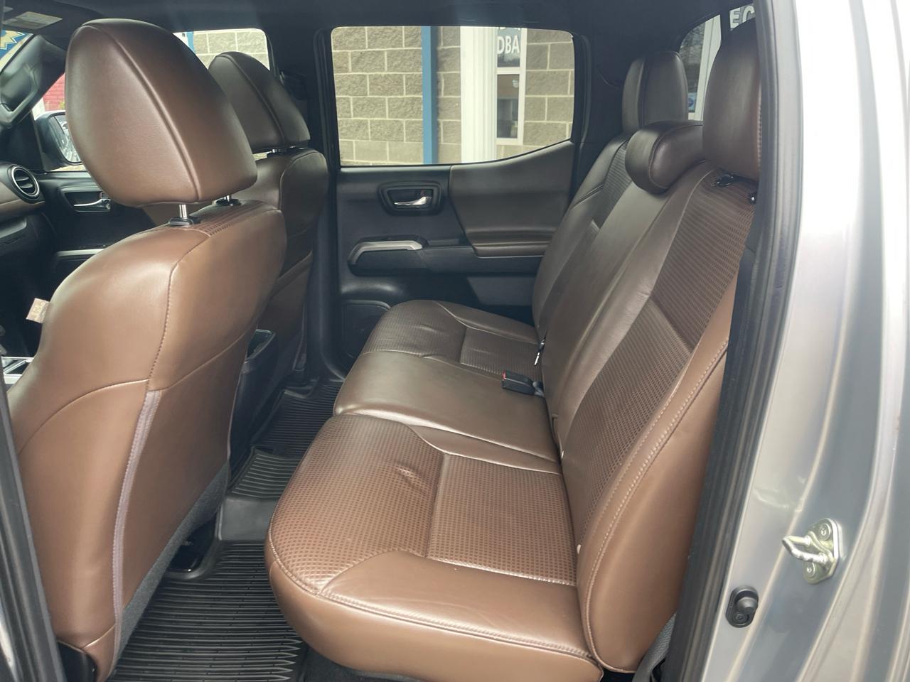 Toyota Tacoma Limited Double Cab 5' Bed V6 4x4 AT (Natl) 2017