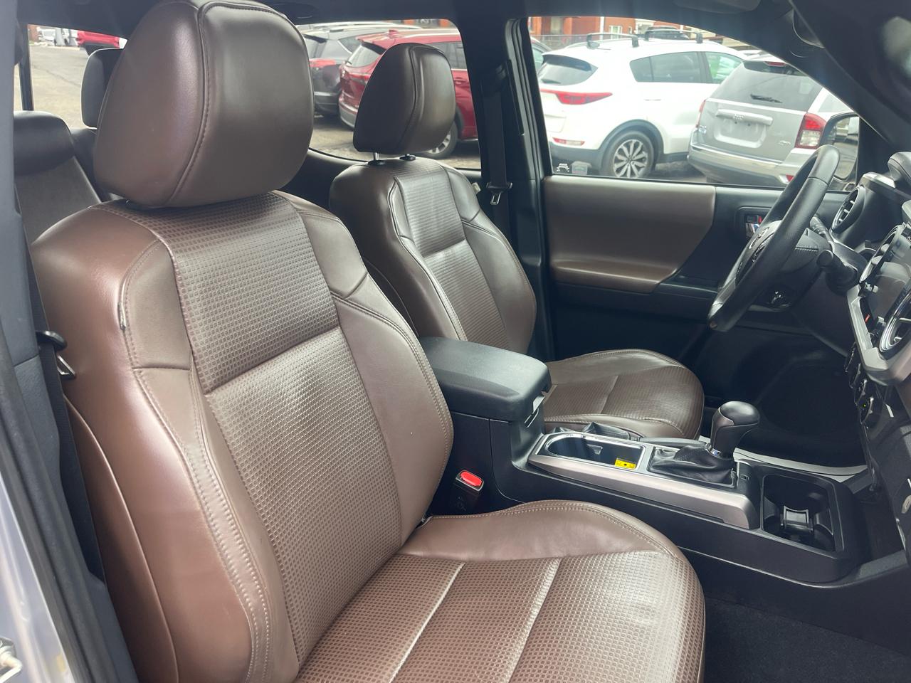 Toyota Tacoma Limited Double Cab 5' Bed V6 4x4 AT (Natl) 2017