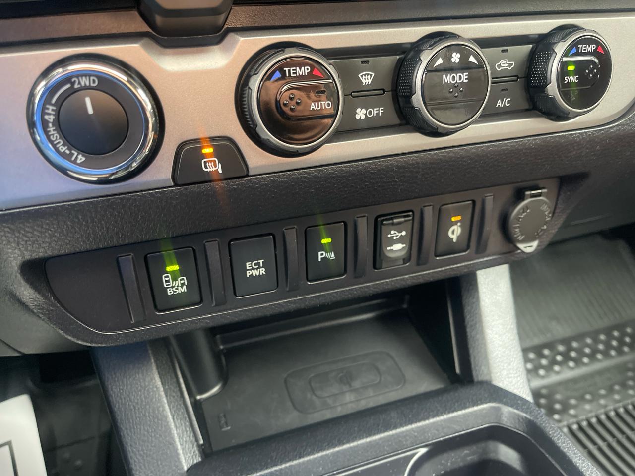 Toyota Tacoma Limited Double Cab 5' Bed V6 4x4 AT (Natl) 2017