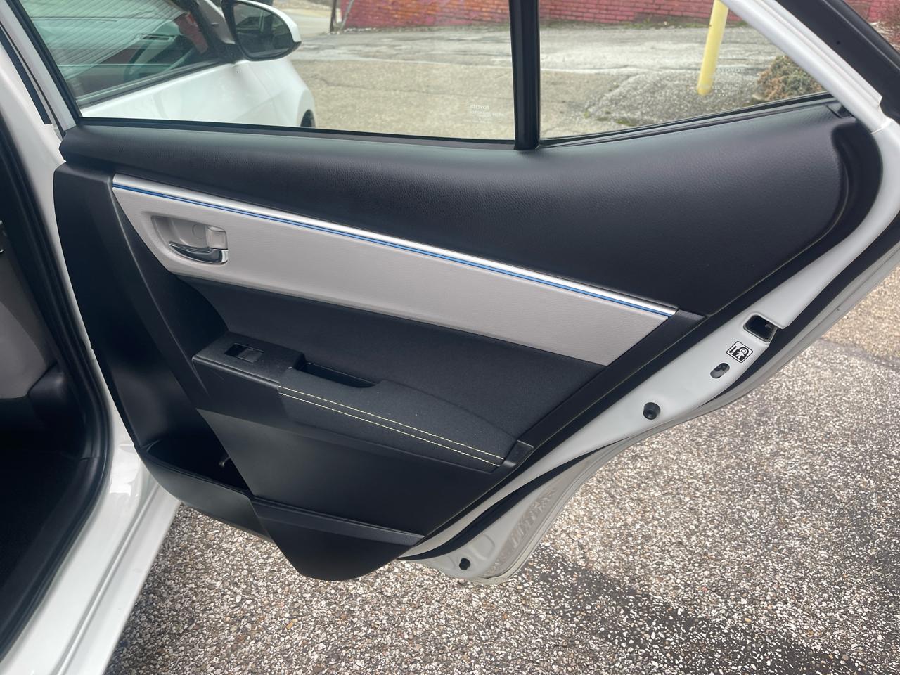 Toyota Corolla 4dr Sdn CVT S w/Special Edition Pkg (Natl) 2016