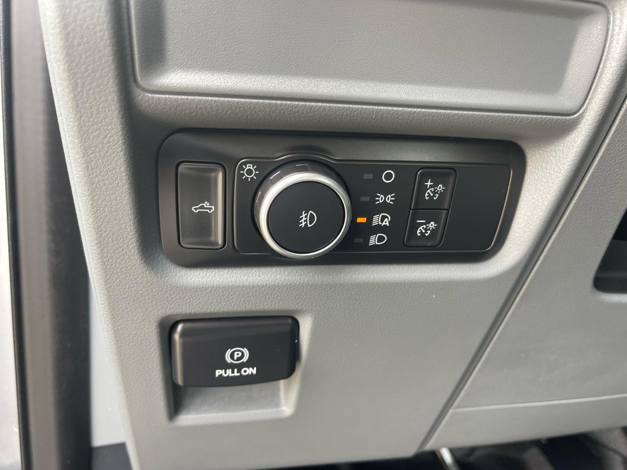 Ford F-150 XL 4WD Reg Cab 8' Box 2021