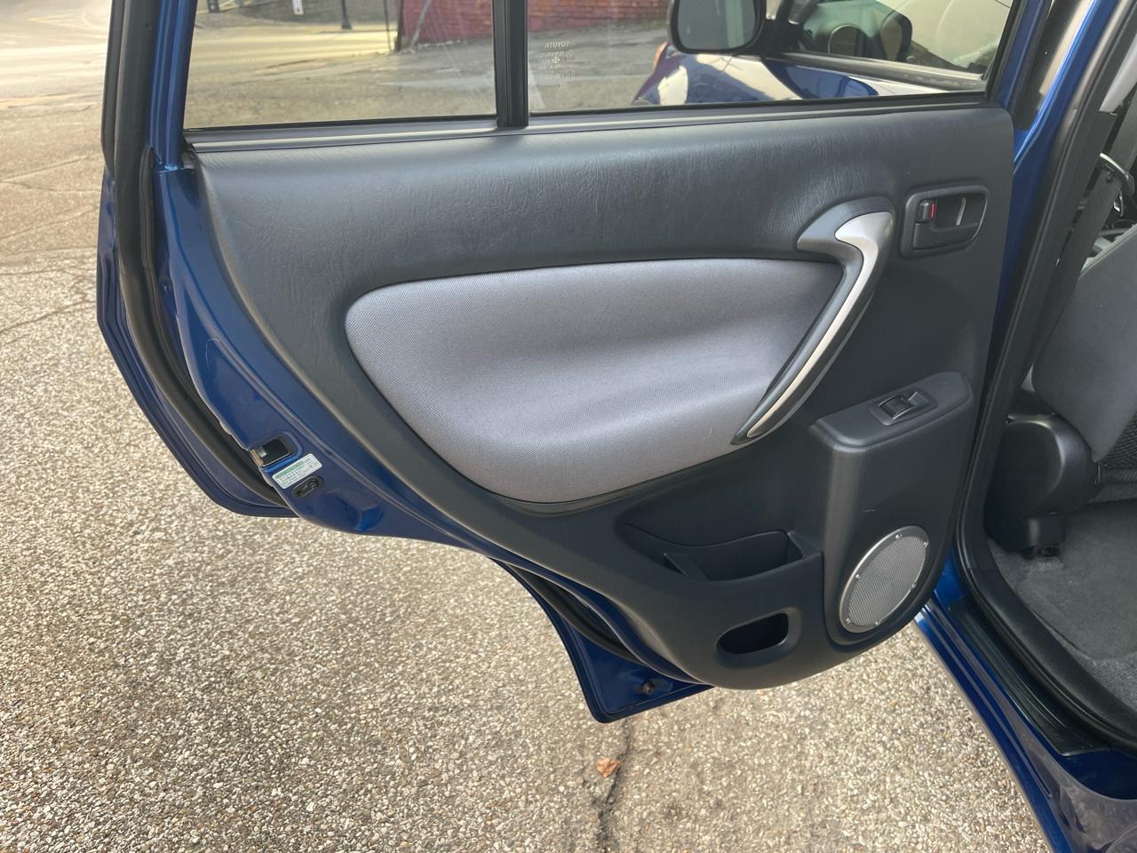 Toyota RAV4 4dr Auto (Natl) 2005