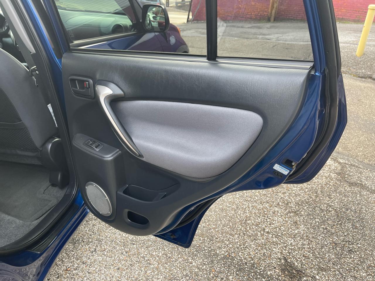 Toyota RAV4 4dr Auto (Natl) 2005