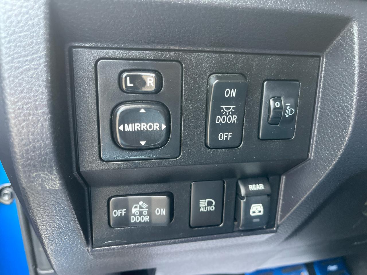 Toyota Tundra 4WD 1794 Edition CrewMax 5.5' Bed 5.7L (Natl) 2018