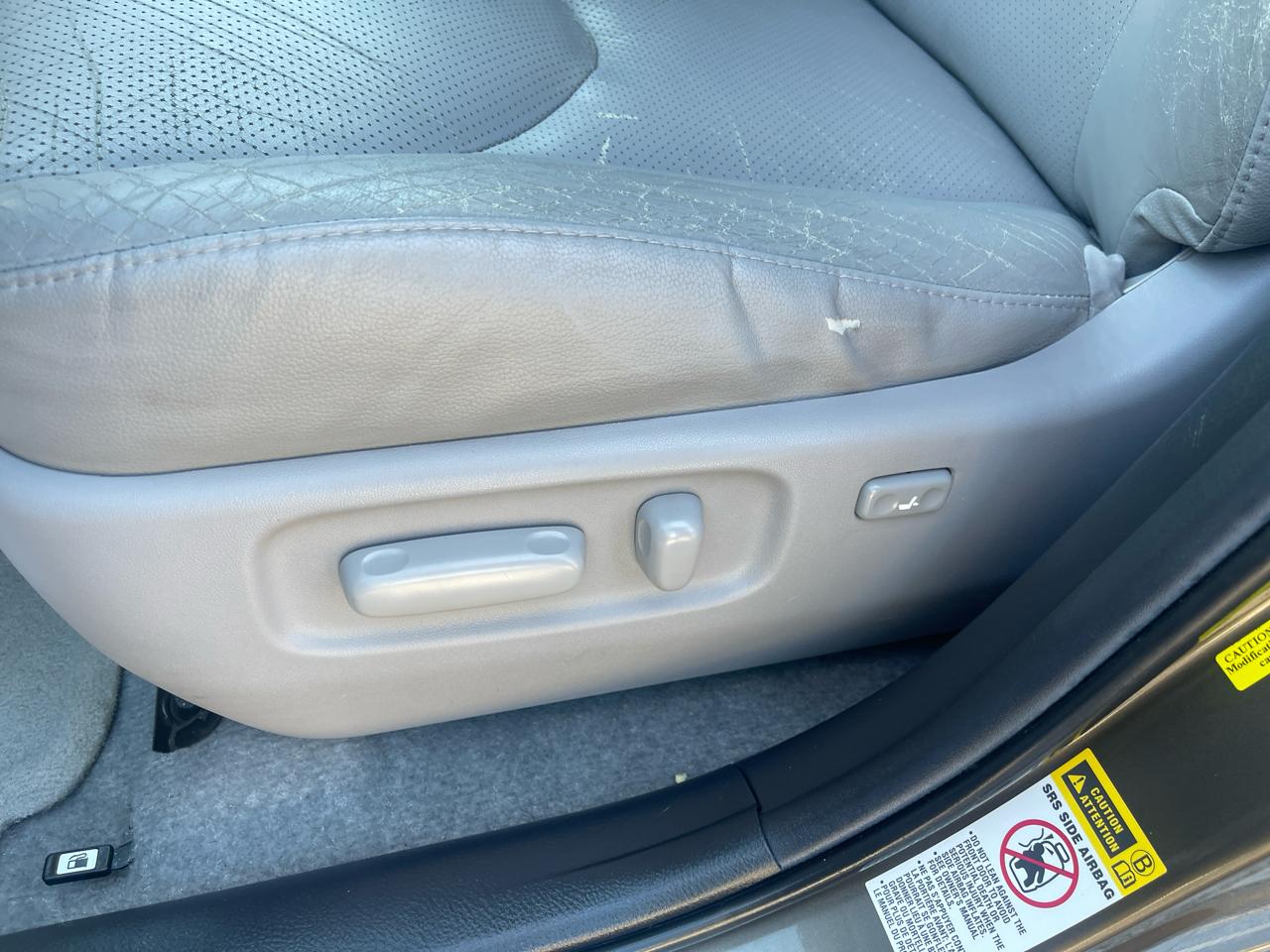 Toyota RAV4 FWD 4dr 4-cyl 4-Spd AT Ltd (Natl) 2011