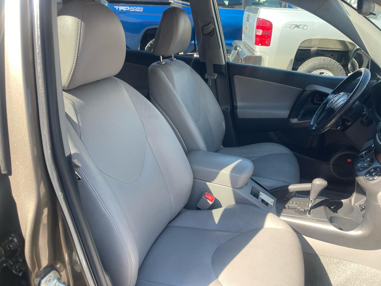 Toyota RAV4 FWD 4dr 4-cyl 4-Spd AT Ltd (Natl) 2011