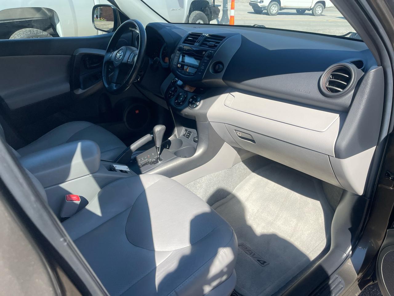 Toyota RAV4 FWD 4dr 4-cyl 4-Spd AT Ltd (Natl) 2011