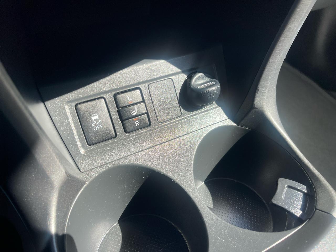 Toyota RAV4 FWD 4dr 4-cyl 4-Spd AT Ltd (Natl) 2011