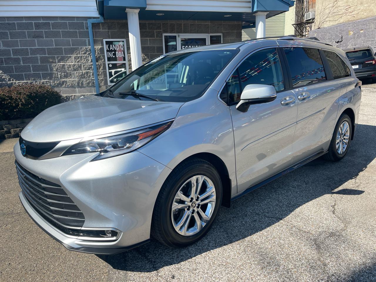 Toyota Sienna Platinum AWD 7-Passenger (Natl) 2022