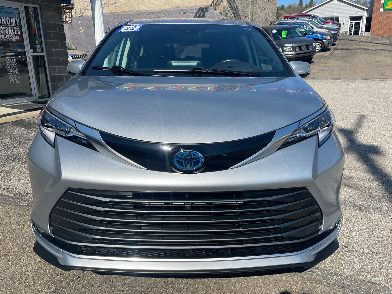 Toyota Sienna Platinum AWD 7-Passenger (Natl) 2022