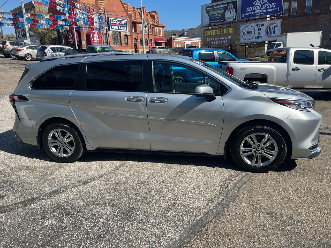 Toyota Sienna Platinum AWD 7-Passenger (Natl) 2022