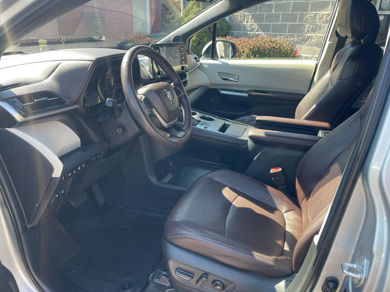 Toyota Sienna Platinum AWD 7-Passenger (Natl) 2022