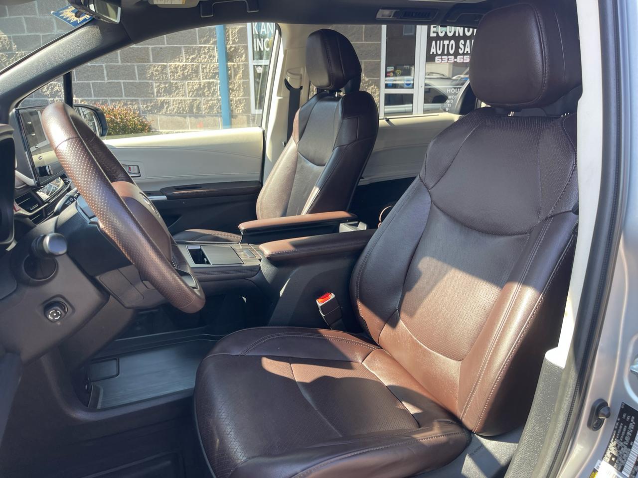 Toyota Sienna Platinum AWD 7-Passenger (Natl) 2022