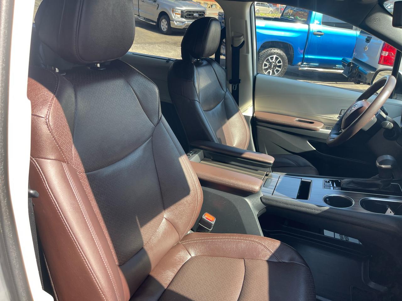 Toyota Sienna Platinum AWD 7-Passenger (Natl) 2022